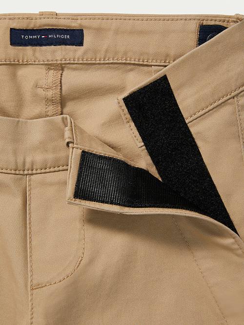 Tommy Hilfiger Adaptive Seated Fit Stretch Chinos Broek Jongens Khaki | TH143JHN