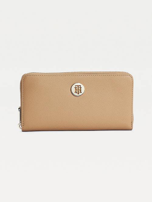 Tommy Hilfiger Large Monogram Zip-Around Portefeuille Dames Bruin | TH253XHE