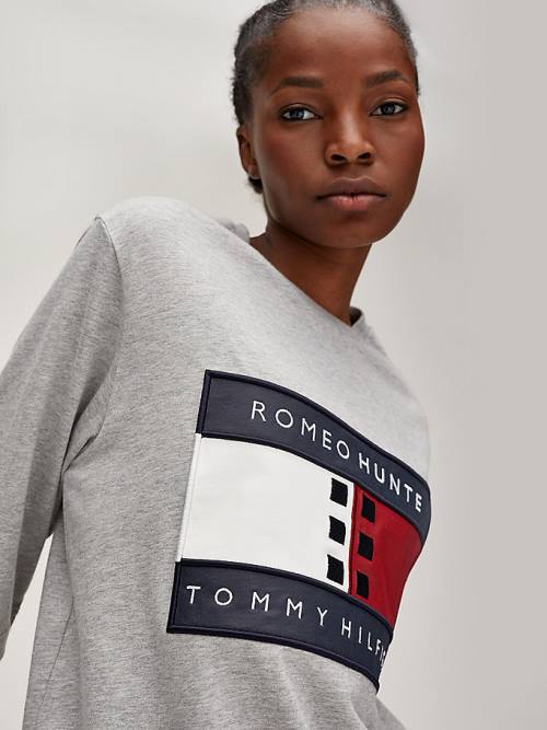 Tommy Hilfiger TOMMYXROMEO Dual-Gender T-shirts Dames Grijs | TH170UMW